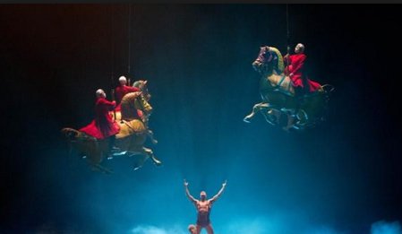 Cirque du Soleil: Worlds Away (3D) izle